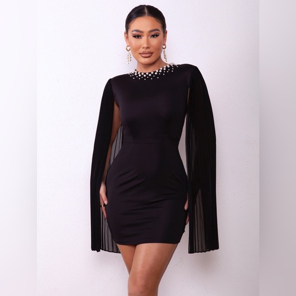 Backless Pearl Detail Pleated Split Sleeve Dress - Picture 2 of 5